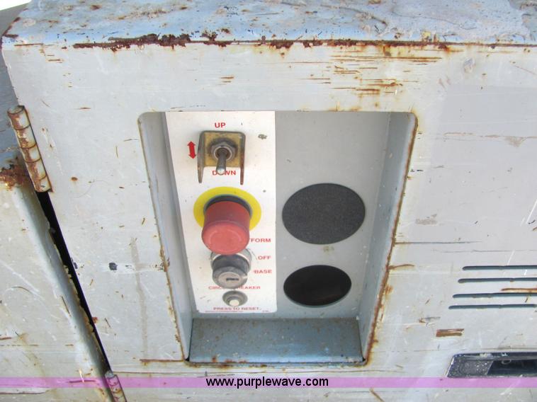 image for item 6584 1998 Mec 2033ES scissor lift