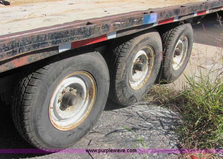 image for item 6588 1970 Hercules 24 gooseneck trailer