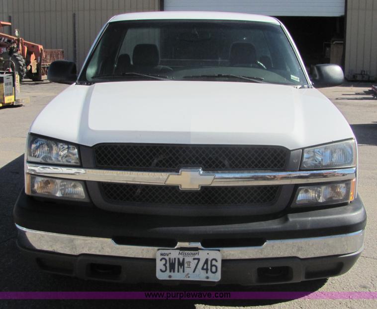 image for item 6589 2003 Chevrolet C1500 Silverado pickup truck
