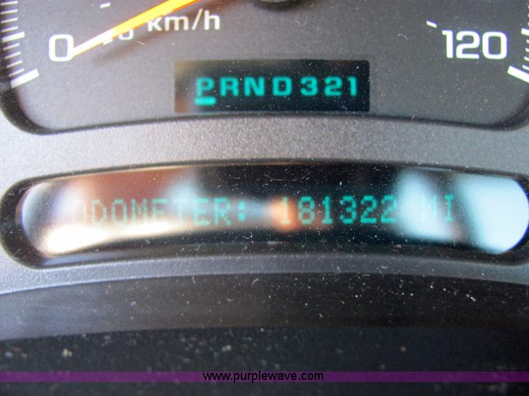 image for item 6589 2003 Chevrolet C1500 Silverado pickup truck