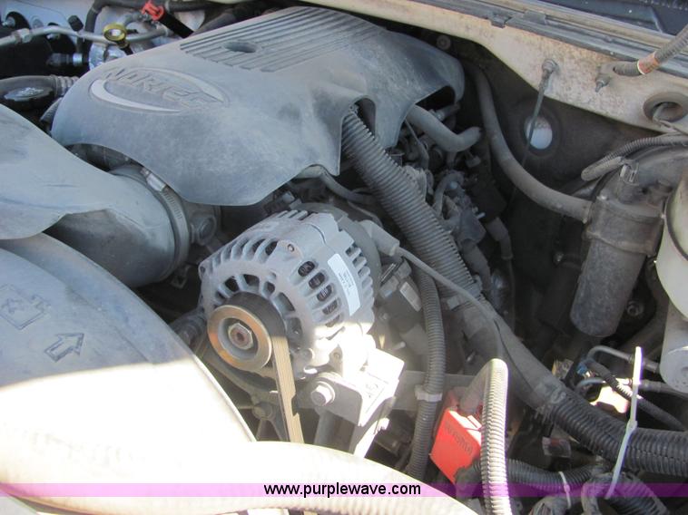 image for item 6589 2003 Chevrolet C1500 Silverado pickup truck