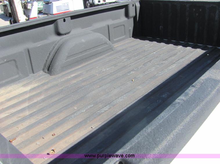 image for item 6589 2003 Chevrolet C1500 Silverado pickup truck