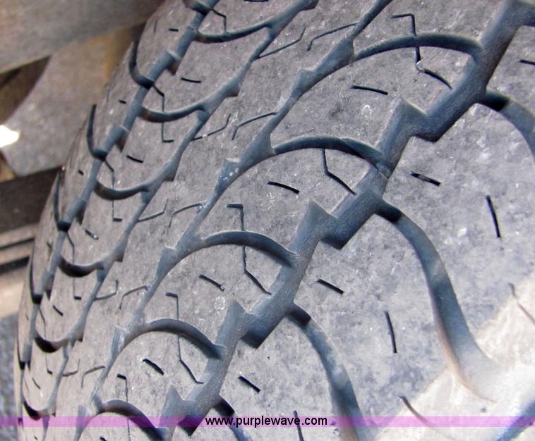 image for item 6639 2001 Chevrolet C1500 Silverado pickup truck