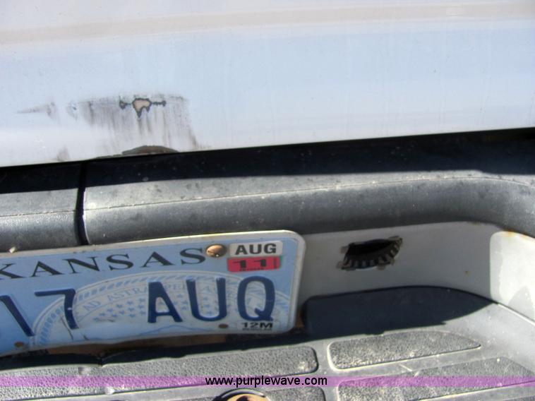 image for item 6639 2001 Chevrolet C1500 Silverado pickup truck