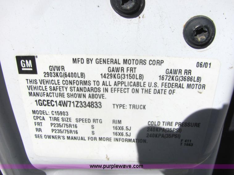 image for item 6639 2001 Chevrolet C1500 Silverado pickup truck