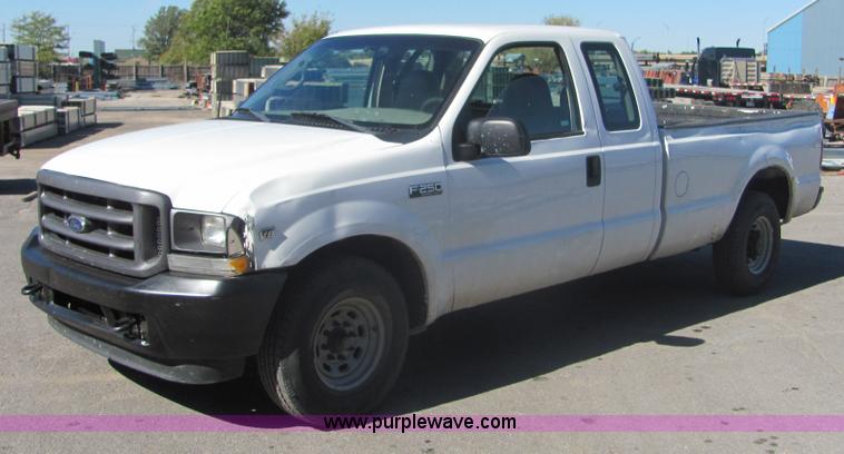 image for item 6640 2002 Ford F250 XL Super Duty pickup truck