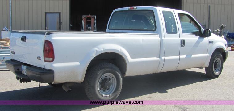 image for item 6640 2002 Ford F250 XL Super Duty pickup truck