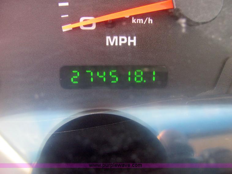 image for item 6640 2002 Ford F250 XL Super Duty pickup truck