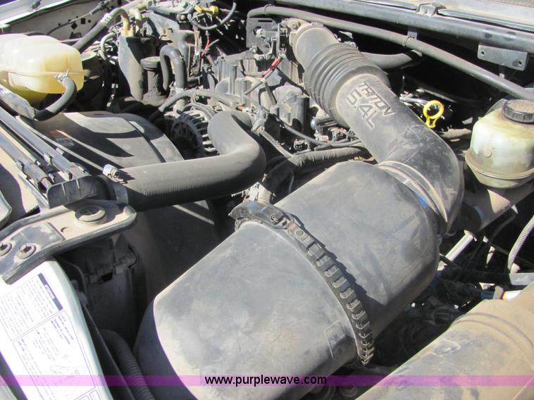 image for item 6640 2002 Ford F250 XL Super Duty pickup truck