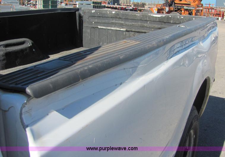 image for item 6640 2002 Ford F250 XL Super Duty pickup truck