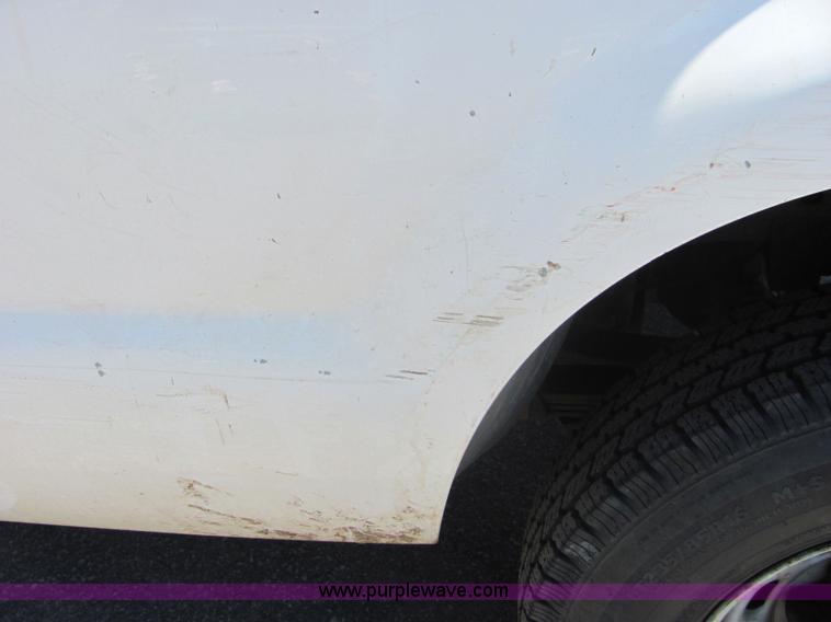 image for item 6640 2002 Ford F250 XL Super Duty pickup truck