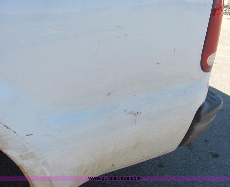 image for item 6640 2002 Ford F250 XL Super Duty pickup truck