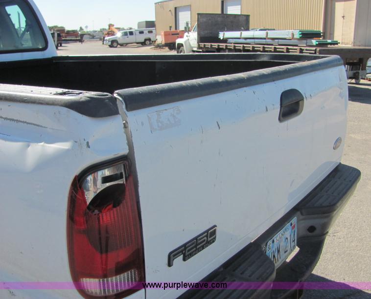 image for item 6640 2002 Ford F250 XL Super Duty pickup truck