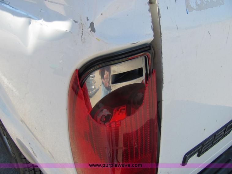 image for item 6640 2002 Ford F250 XL Super Duty pickup truck