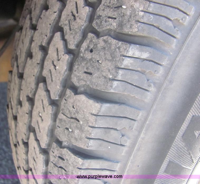 image for item 6640 2002 Ford F250 XL Super Duty pickup truck