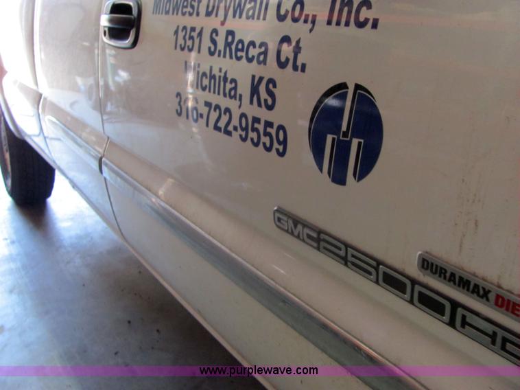 image for item 6642 2003 GMC Sierra C2500 HD pickup truck