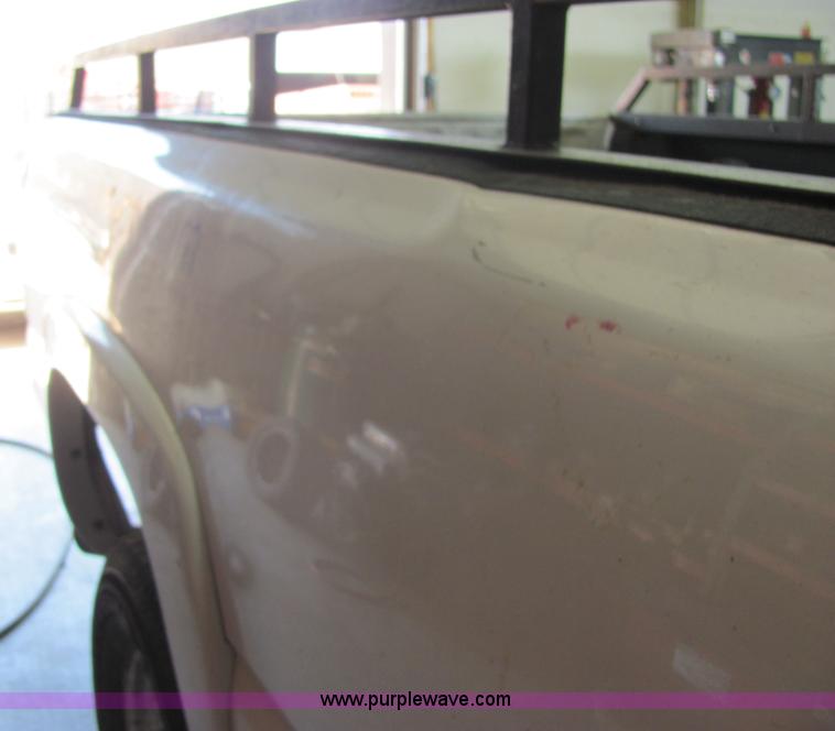 image for item 6642 2003 GMC Sierra C2500 HD pickup truck