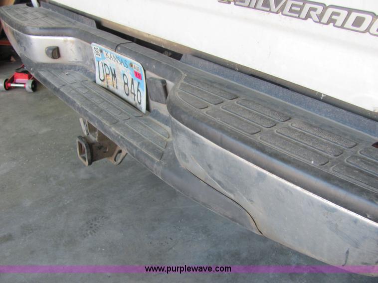 image for item 6642 2003 GMC Sierra C2500 HD pickup truck
