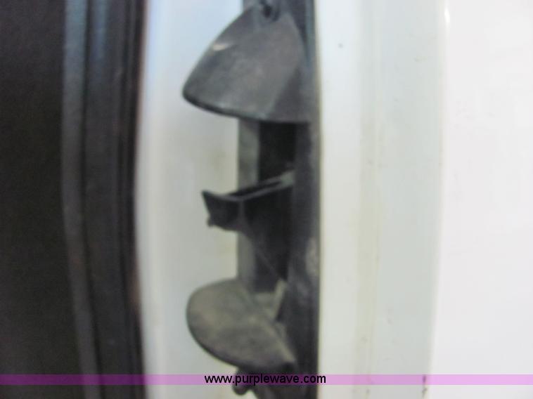 image for item 6642 2003 GMC Sierra C2500 HD pickup truck