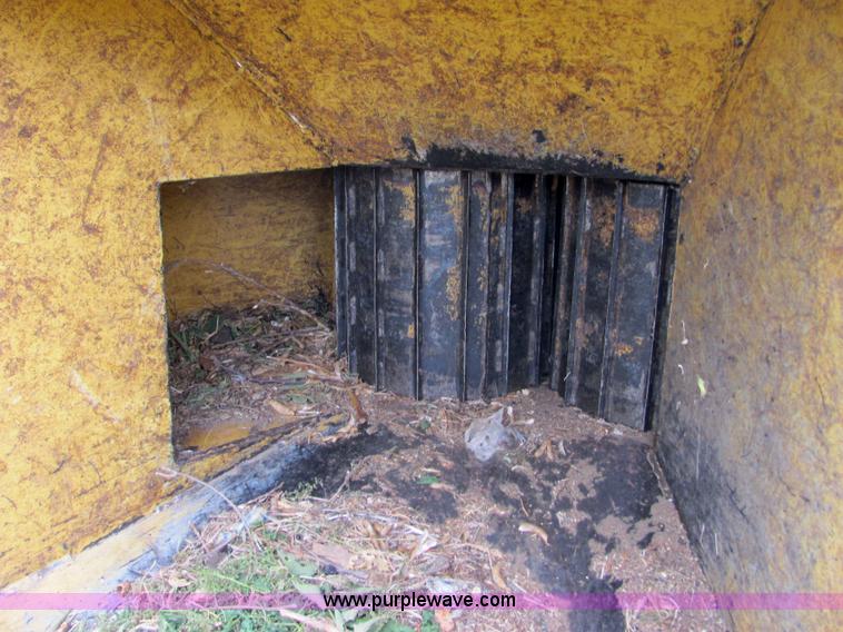 image for item 6645 Vermeer 1250 chipper