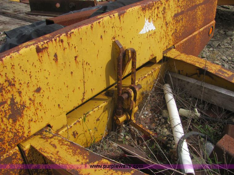 image for item 6666 1985 Eager Beaver 12TXT tilt-deck trailer