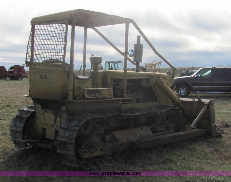 image for item 6668 Caterpillar D6 8U dozer