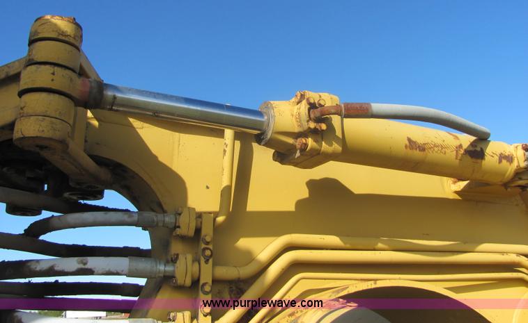 image for item 6670 1976 Caterpillar 613B elevating scraper