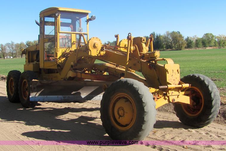 image for item 6673 L-W 3057-G motor grader