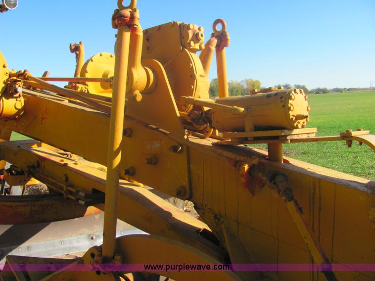 image for item 6673 L-W 3057-G motor grader