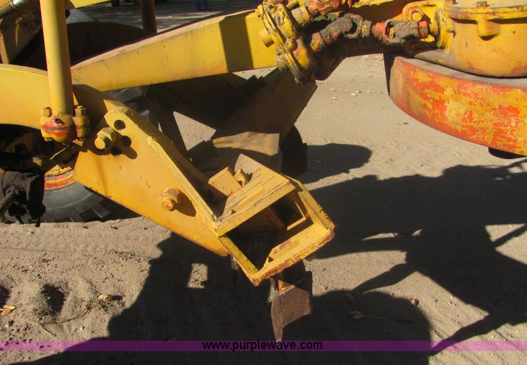 image for item 6673 L-W 3057-G motor grader