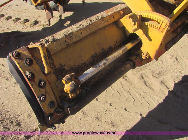 image for item 6673 L-W 3057-G motor grader