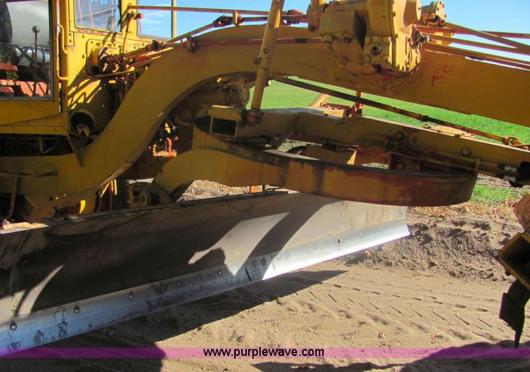 image for item 6673 L-W 3057-G motor grader