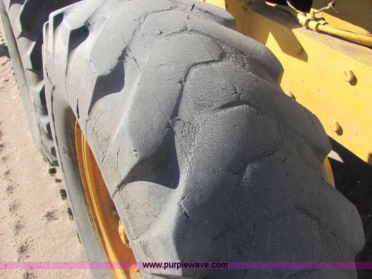 image for item 6673 L-W 3057-G motor grader