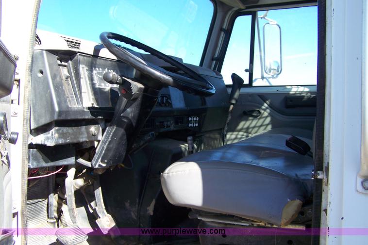 image for item 7294 1996 International 4700 truck