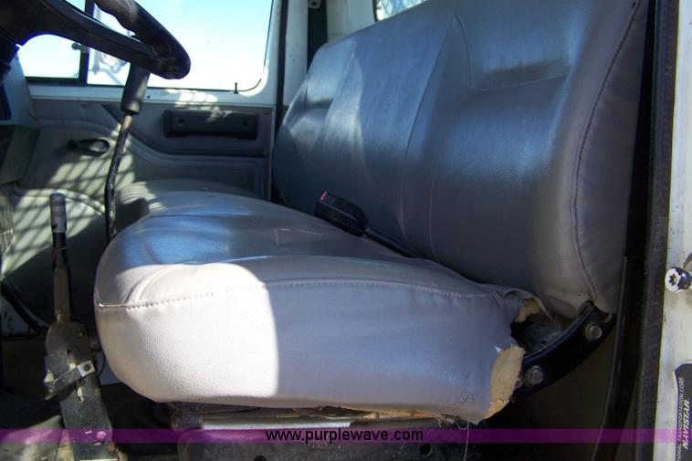 image for item 7294 1996 International 4700 truck