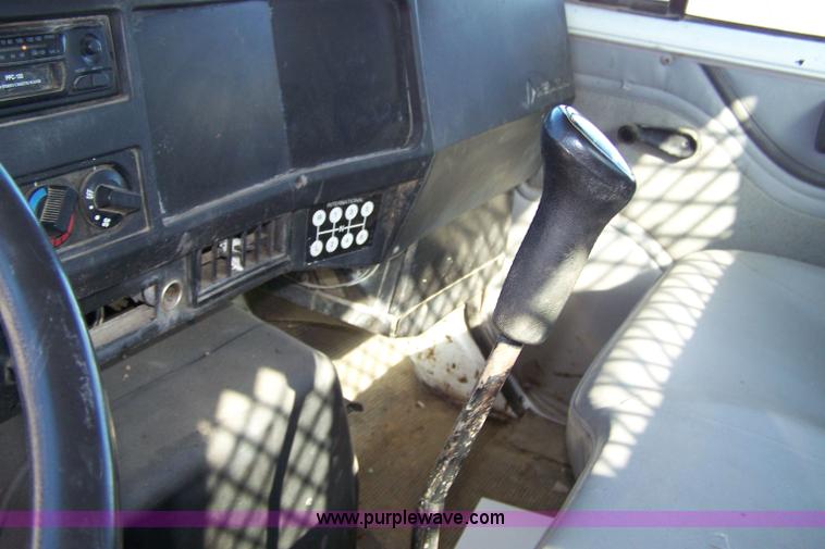 image for item 7294 1996 International 4700 truck