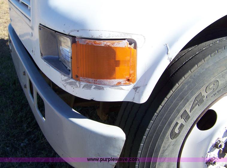 image for item 7294 1996 International 4700 truck