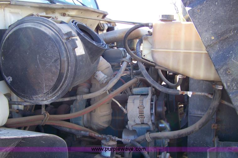 image for item 7294 1996 International 4700 truck