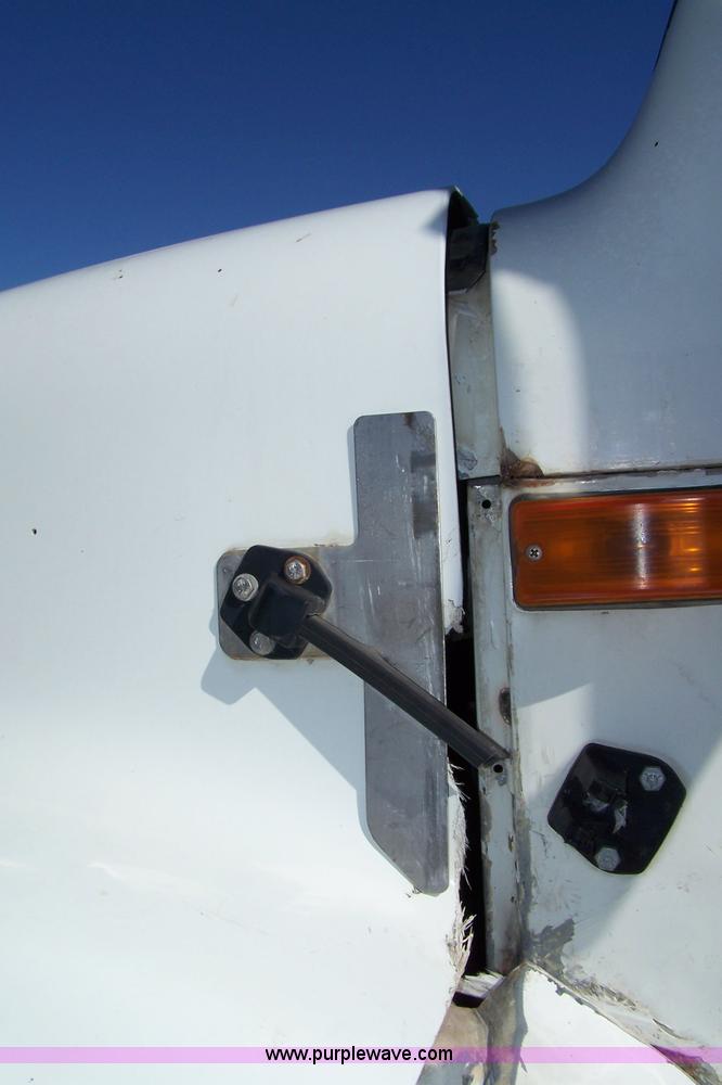 image for item 7294 1996 International 4700 truck