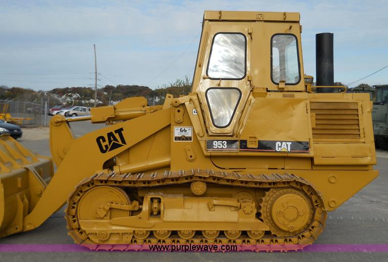image for item 7760 1982 Caterpillar 953 track loader
