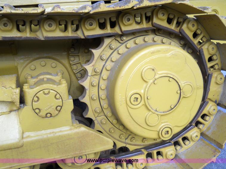 image for item 7760 1982 Caterpillar 953 track loader