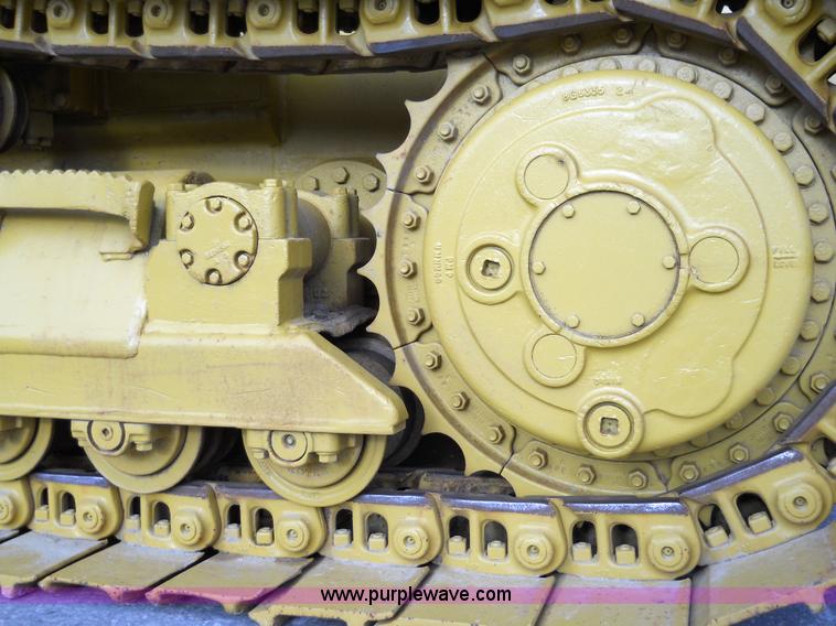 image for item 7760 1982 Caterpillar 953 track loader