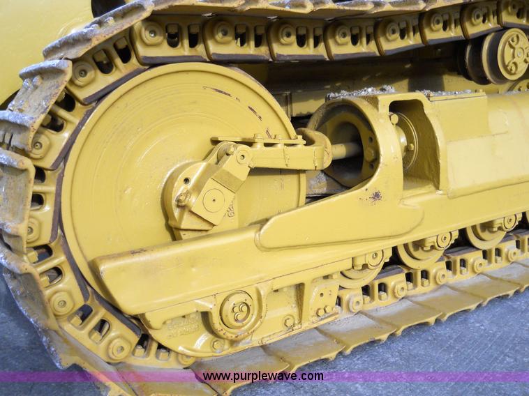 image for item 7760 1982 Caterpillar 953 track loader