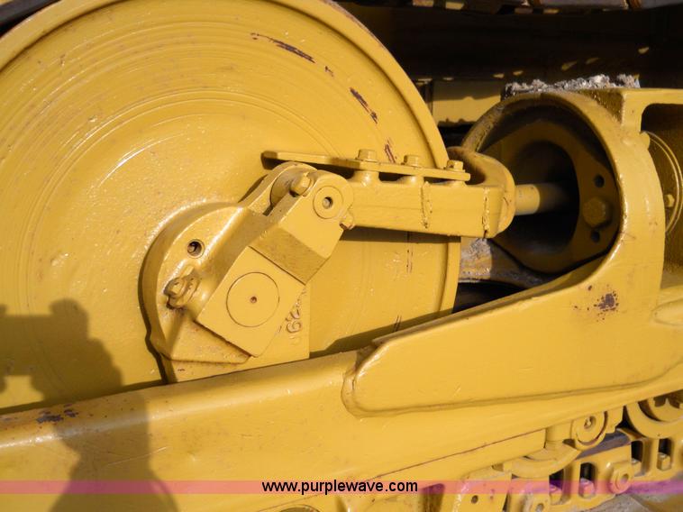 image for item 7760 1982 Caterpillar 953 track loader