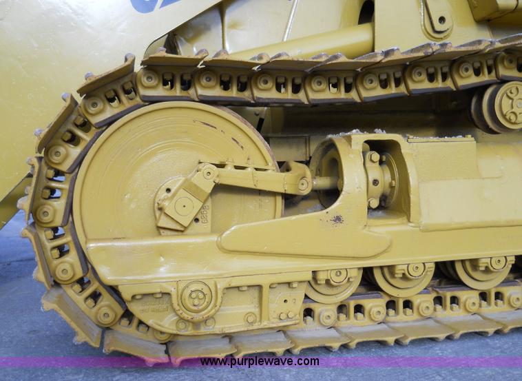 image for item 7760 1982 Caterpillar 953 track loader