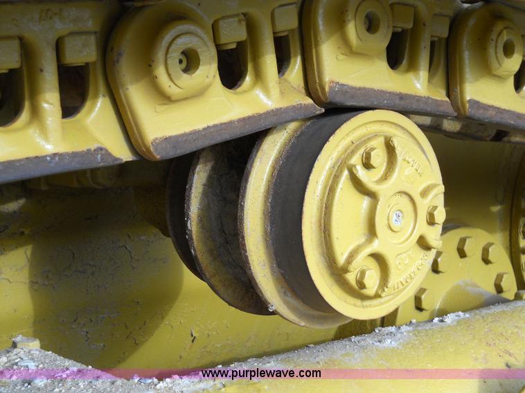 image for item 7760 1982 Caterpillar 953 track loader