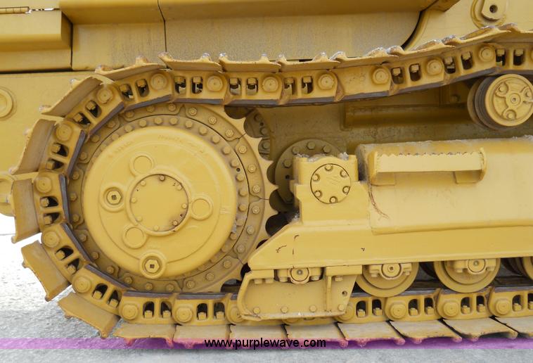 image for item 7760 1982 Caterpillar 953 track loader