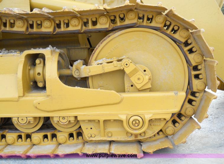 image for item 7760 1982 Caterpillar 953 track loader