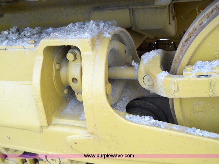 image for item 7760 1982 Caterpillar 953 track loader