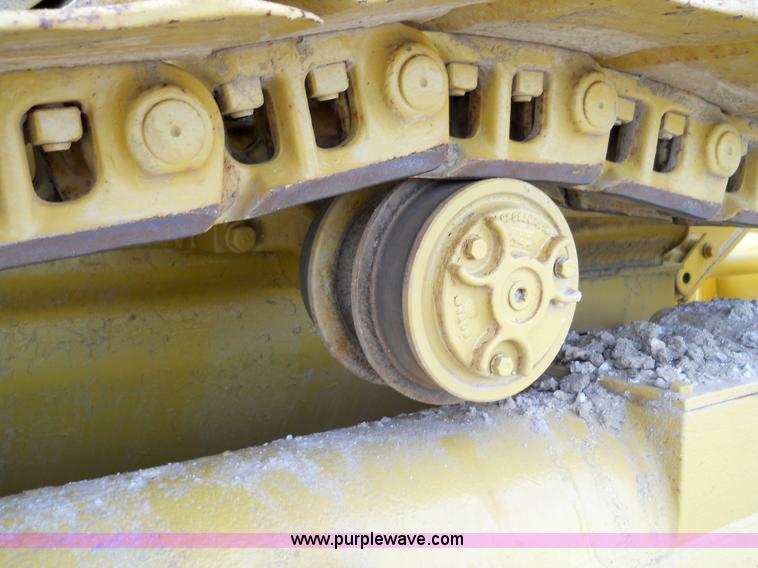 image for item 7760 1982 Caterpillar 953 track loader